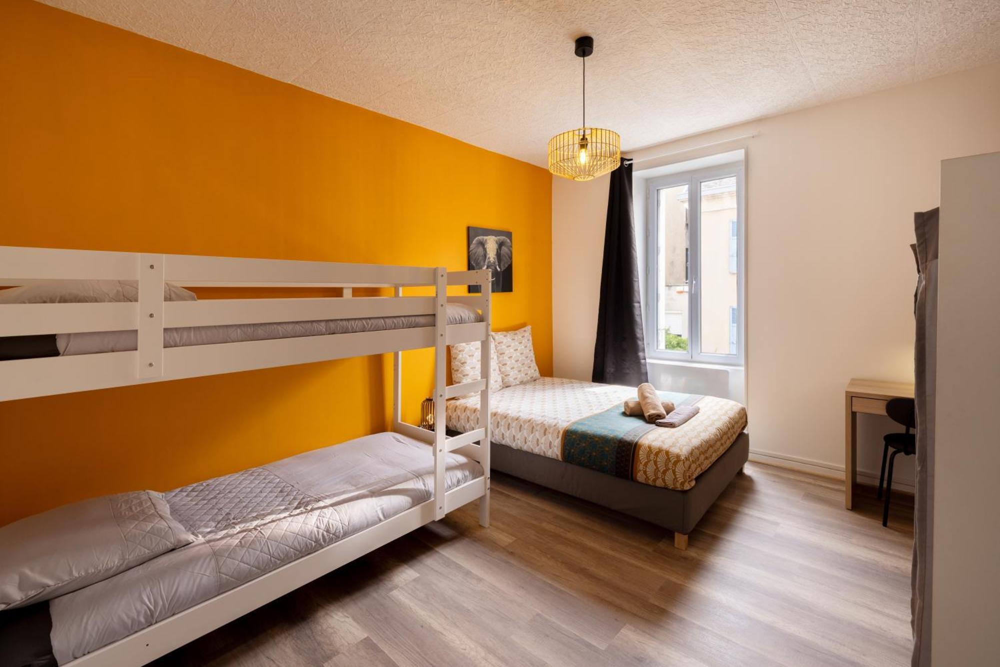 Ld-Location Hotel Монлюсон Екстер'єр фото