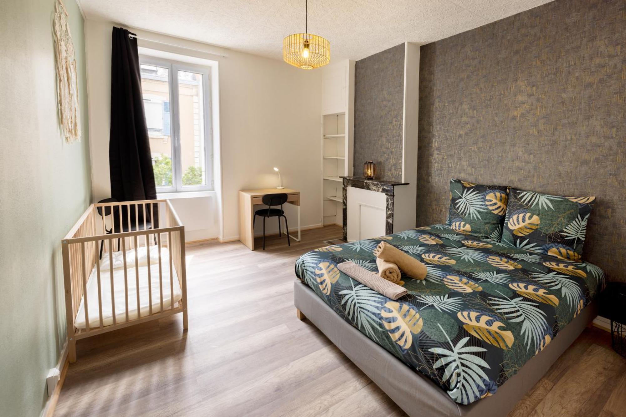Ld-Location Hotel Монлюсон Екстер'єр фото