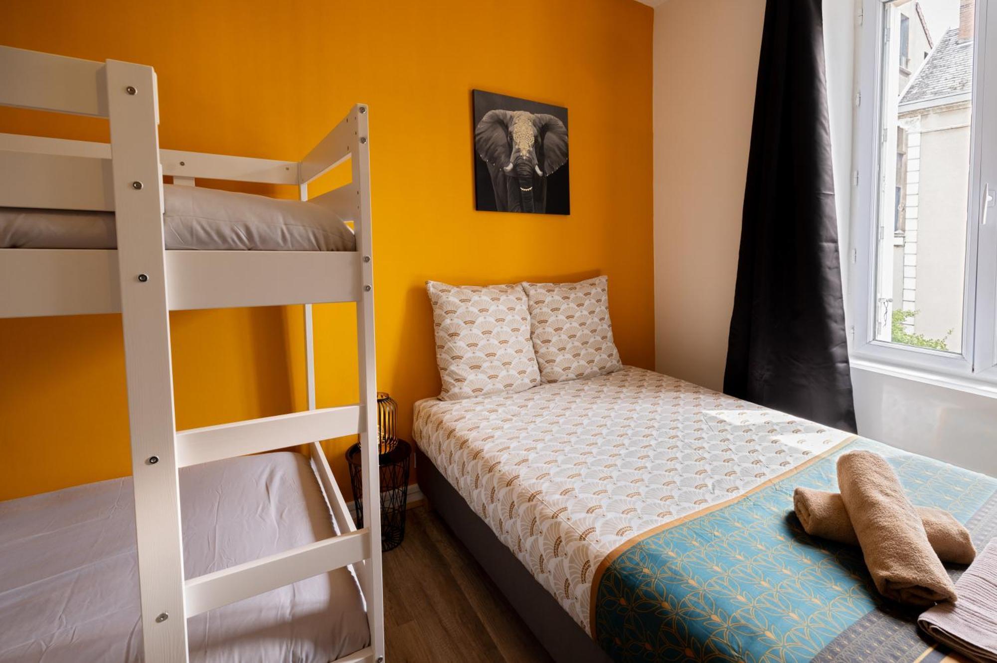 Ld-Location Hotel Монлюсон Екстер'єр фото