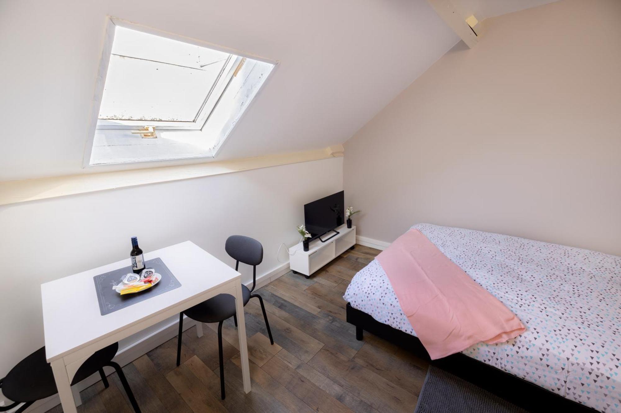 Ld-Location Hotel Монлюсон Екстер'єр фото